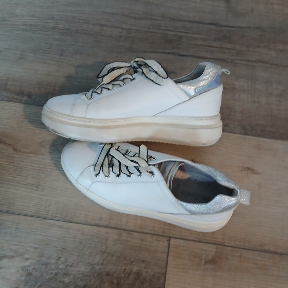 Nero Giardini Women's Leather Sneakers. Made in Italy.  Size 37